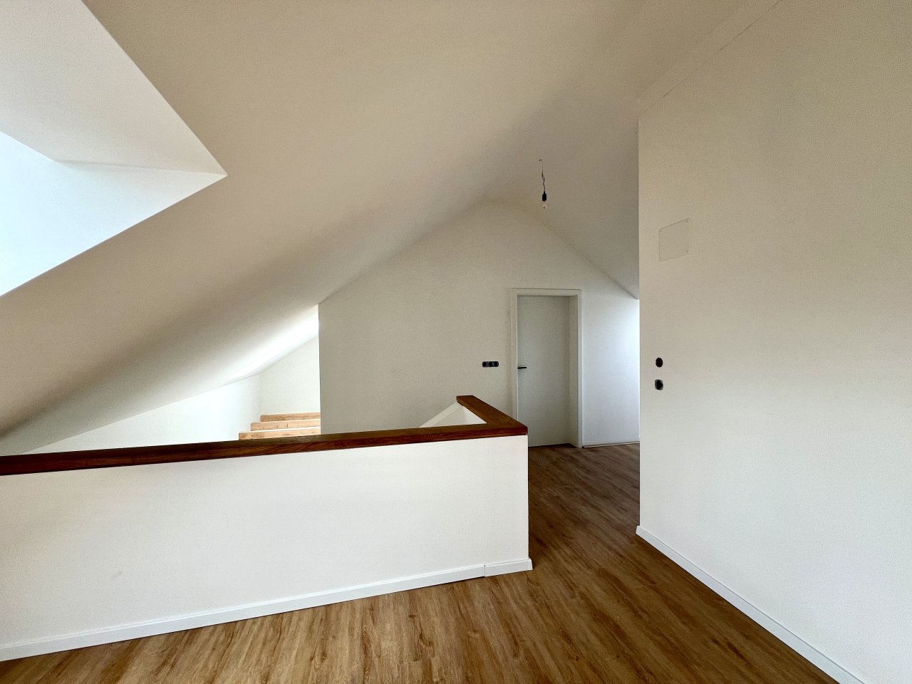 Reiheneck-Zweifamilienhaus