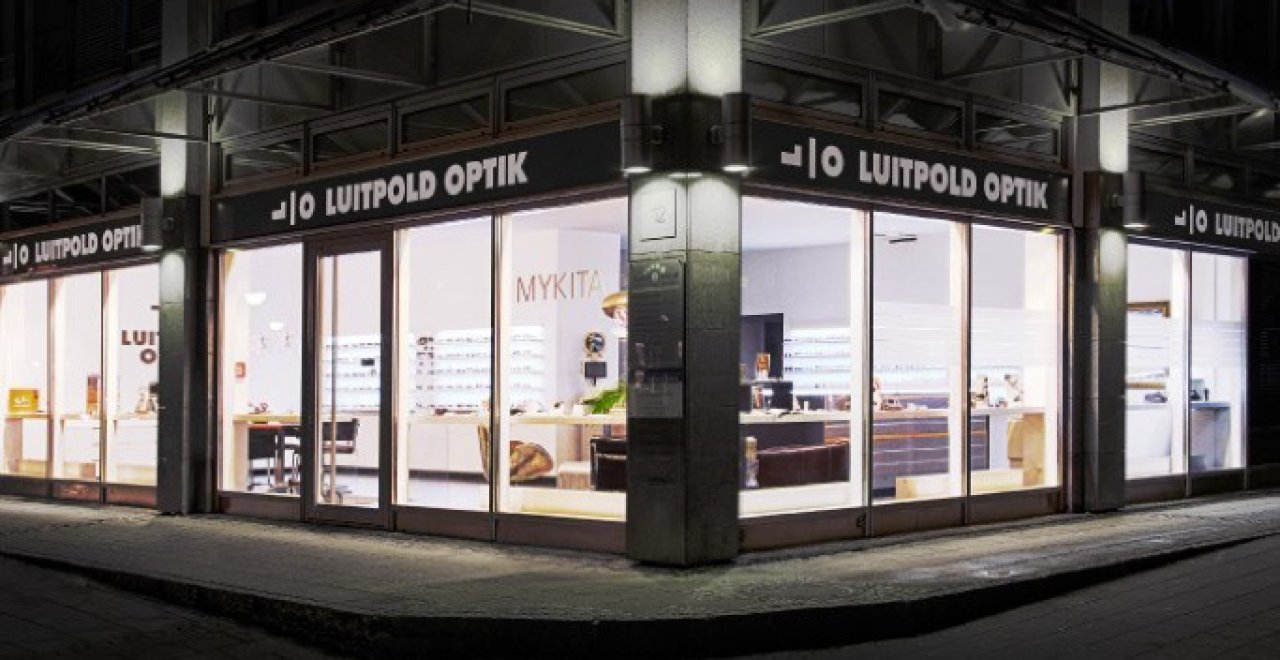 bs12 5 Fassade Nacht